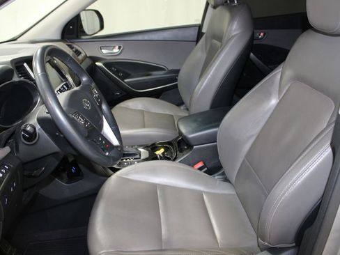 Used 2017 Hyundai Santa Fe Limited image 32