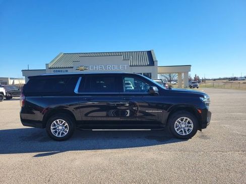 Used 2024 Chevrolet Suburban LT image 22