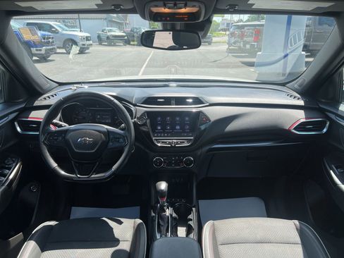 Used 2021 Chevrolet TrailBlazer RS w/ Sun and Liftgate Package FWD image 48