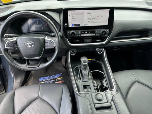 Used 2024 Toyota Grand Highlander AWD image 19