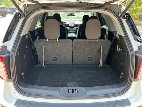 Used 2023 Ford Explorer XLT RWD image 24