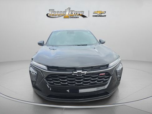 Used 2024 Chevrolet Trax RS w/ Driver Confidence Package FWD image 2