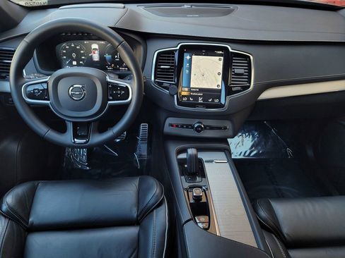 Used 2022 Volvo XC90 T8 R-Design w/ Advanced Package image 15