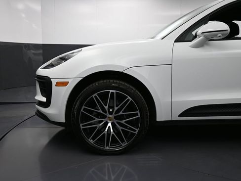 Certified 2026 Porsche Macan AWD/4WD image 12