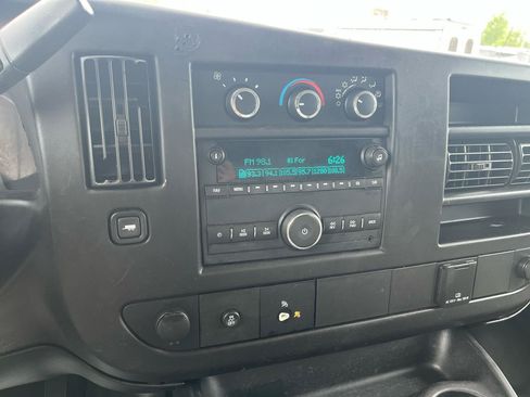 Used 2016 GMC Savana 2500 RWD image 11