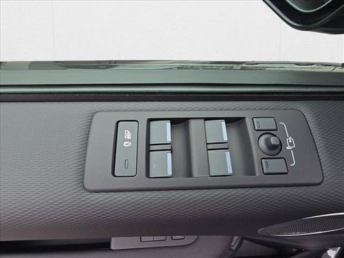 New 2025 Land Rover Discovery Dynamic SE AWD/4WD image 29