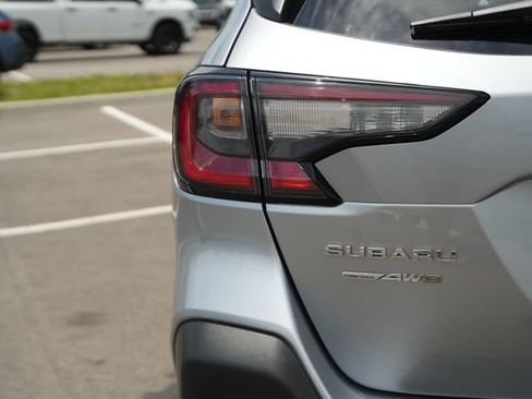 Used 2025 Subaru Outback Limited AWD/4WD image 43