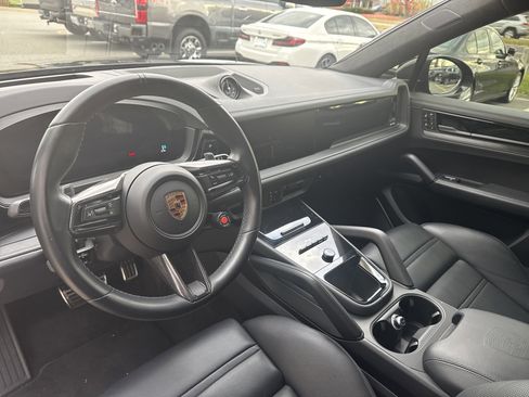 Used 2024 Porsche Cayenne Turbo GT image 13