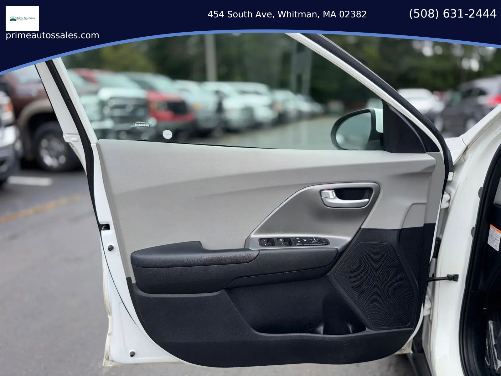 Used 2019 Kia Niro LX FWD image 30