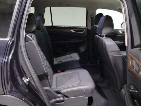 Used 2025 Volkswagen Atlas SE AWD/4WD image 20