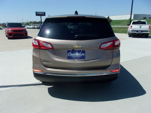 Used 2018 Chevrolet Equinox LT FWD image 4
