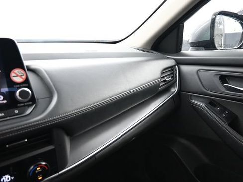 Used 2024 Nissan Rogue SV FWD image 29