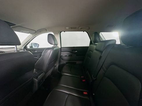 Certified 2023 Nissan Pathfinder SL w/ Lighting Package (N92) image 24