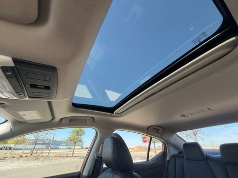 Used 2025 Nissan Sentra SR w/ SR Premium Package image 22