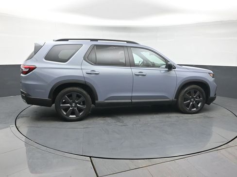 Certified 2025 Honda Pilot Sport image 7
