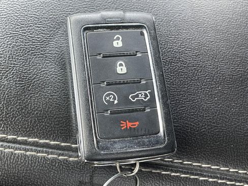 Used 2023 Jeep Grand Cherokee Altitude AWD/4WD image 28