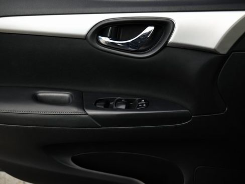 Used 2019 Nissan Sentra S w/ Appearance Package image 14