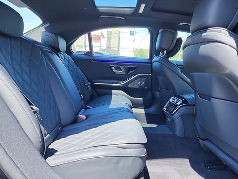 New 2025 Mercedes-Benz S 580 4MATIC Sedan image 17