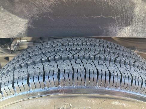 Used 2023 Chevrolet Express 2500 w/ Driver Convenience Package image 27