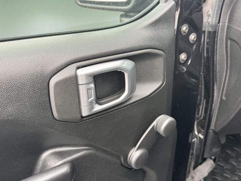 Used 2021 Jeep Wrangler Sport AWD/4WD image 23