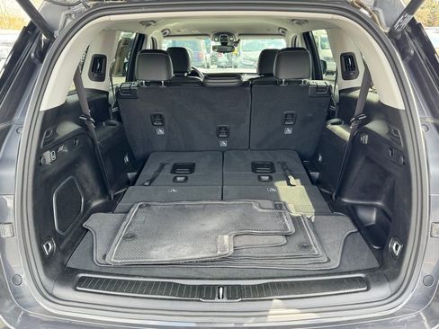 Used 2022 Jeep Grand Cherokee L Limited AWD/4WD image 19