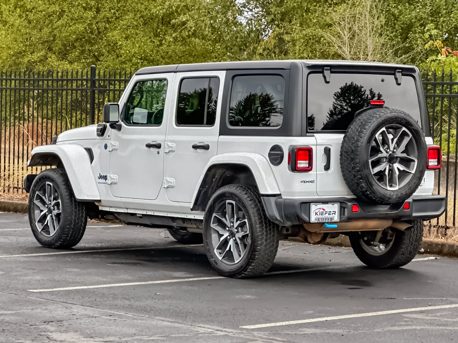 Used 2024 Jeep Wrangler Unlimited AWD/4WD image 6