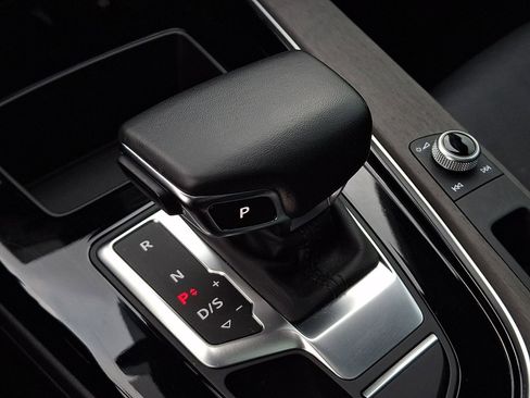 Used 2024 Audi A4 2.0T Premium w/ Convenience Package image 15