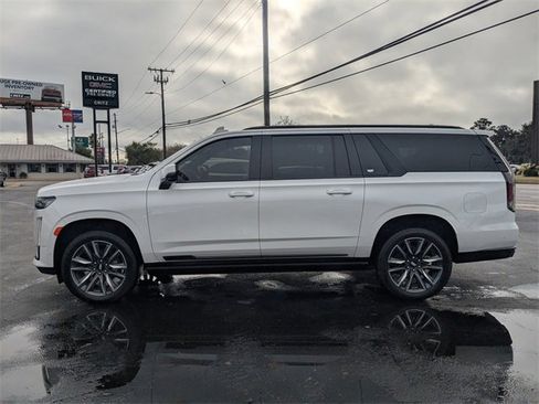 Used 2022 Cadillac Escalade ESV Sport w/ Touring Package image 8