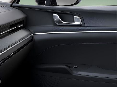 New 2025 Kia K5 LXS image 25