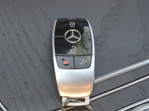 Used 2018 Mercedes-Benz E 300 image 29