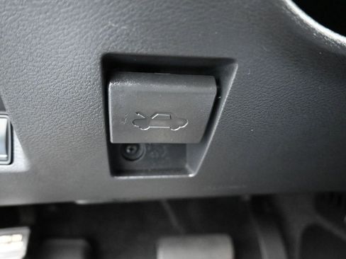 Used 2023 Nissan Frontier PRO-4X w/ Technology Package image 29