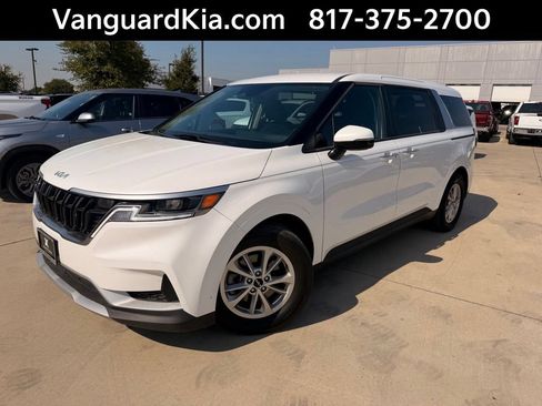 Certified 2024 Kia Carnival LX FWD image 1