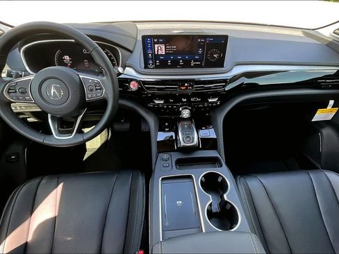 Used 2025 Acura MDX w/ Technology Package image 2