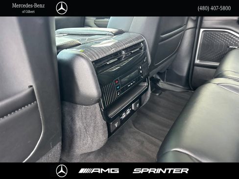 Used 2022 Jeep Wagoneer Series III AWD/4WD image 21