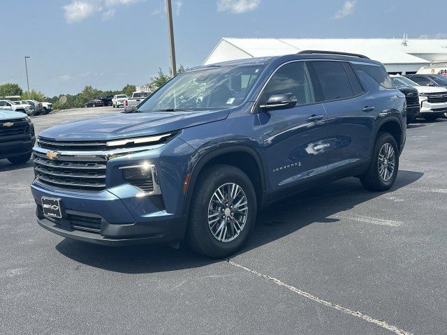 Used 2026 Chevrolet Traverse LT AWD/4WD image 4