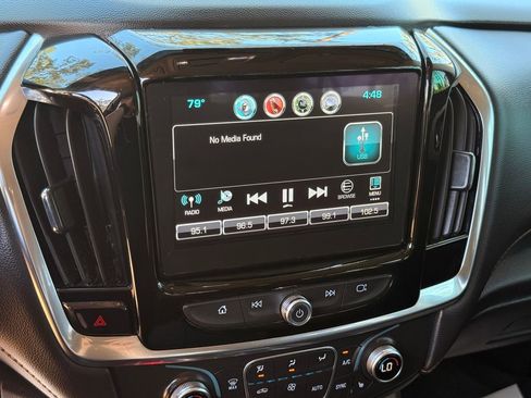 Used 2019 Chevrolet Traverse LT FWD image 18