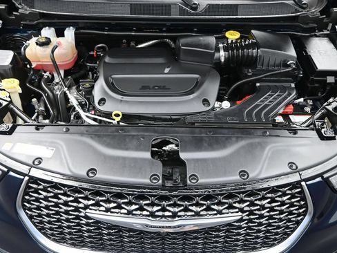 Used 2022 Chrysler Pacifica Pinnacle FWD image 38