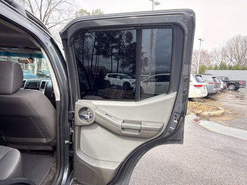 Used 2013 Nissan Xterra S w/ Value Package image 17