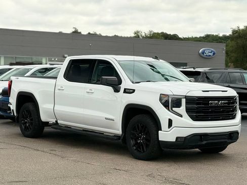 Used 2023 GMC Sierra 1500 Elevation w/ LPO, Elevation Black Package AWD/4WD image 27