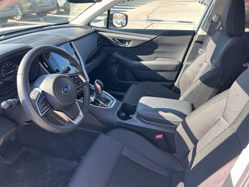 Used 2025 Subaru Outback Premium w/ Popular Package #1A image 4