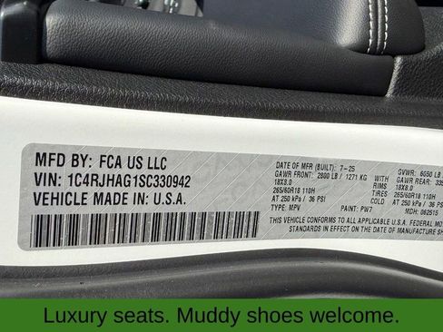 New 2025 Jeep Grand Cherokee Altitude image 16