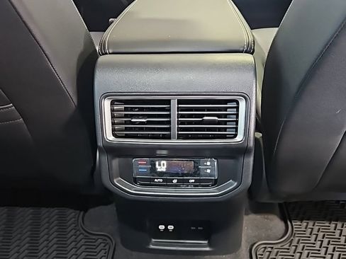 New 2026 Volkswagen Atlas SE image 18