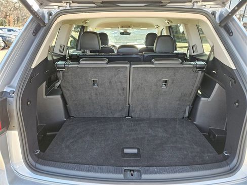 Used 2025 Volkswagen Atlas SE image 24