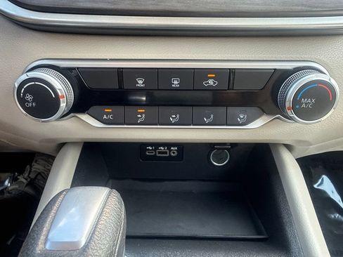 Used 2025 Nissan Altima 2.5 SV FWD image 25