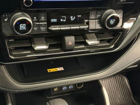 Used 2023 Toyota Highlander XSE AWD/4WD image 28