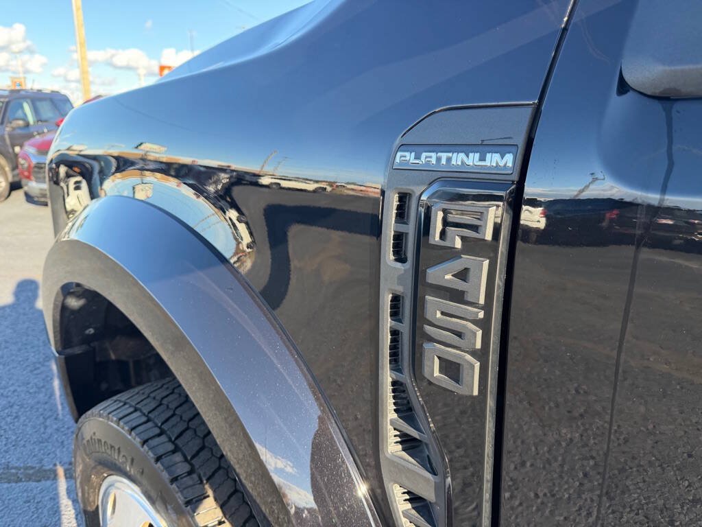 Used 2025 Ford F450 Platinum w/ FX4 Off-Road Package AWD/4WD image 9