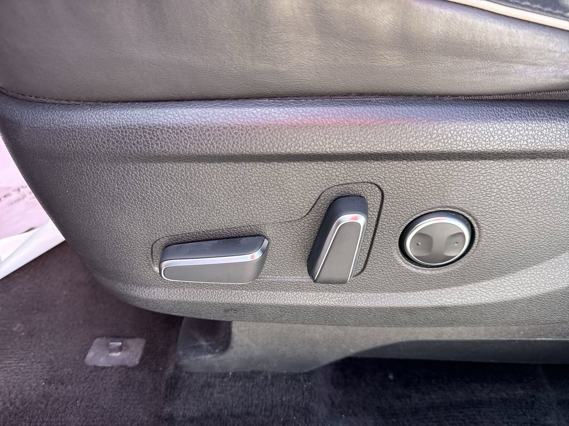 Used 2025 Hyundai Palisade SEL AWD/4WD image 14