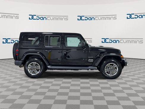 Used 2020 Jeep Wrangler Unlimited Sahara AWD/4WD image 13