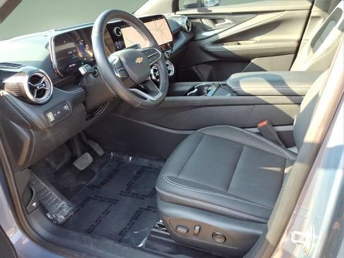 Used 2024 Chevrolet Blazer EV LT AWD/4WD image 11