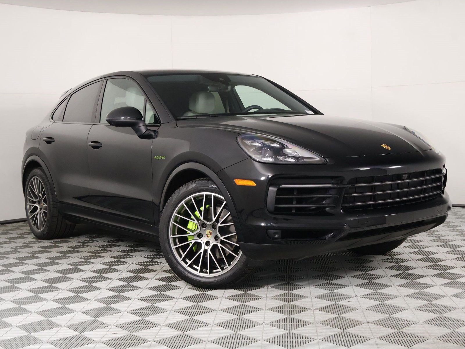 Certified 2023 Porsche Cayenne Platinum Edition AWD/4WD image 9